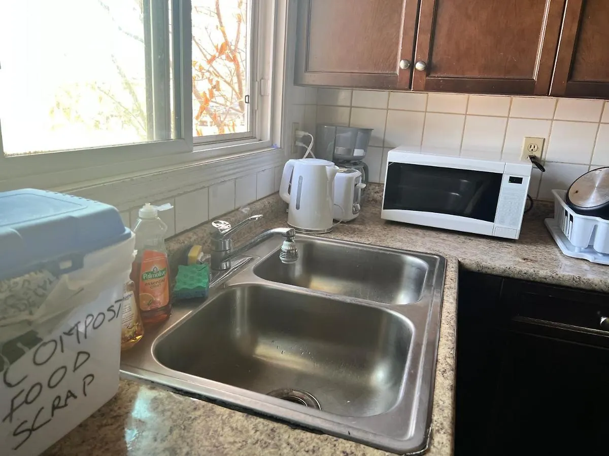 Room In Edmonton*Wifi*Netflix*Tv*Parking Edmonton